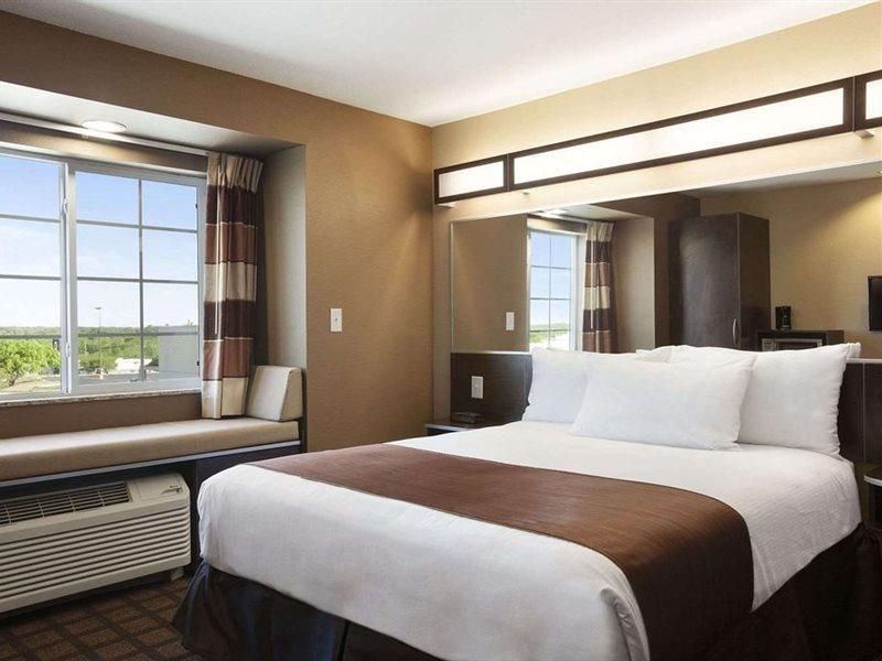 Microtel Inn&Suites Pleasanton Exterior foto